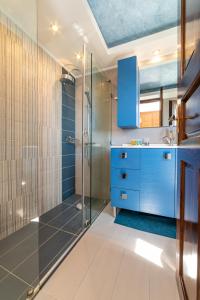 Ένα μπάνιο στο Alkis House by AegianKazarte