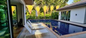 Galeriebild der Unterkunft Beautiful villa walking distance from Bangtao Beach in Strand Bang Tao