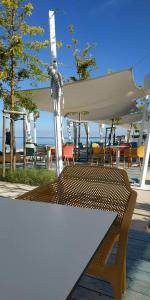 Restauracja lub miejsce do jedzenia w obiekcie Apartment MADIS & Free Bikes