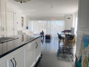 Gallery image of Sia's Luxury Maisonette in Pikérmion