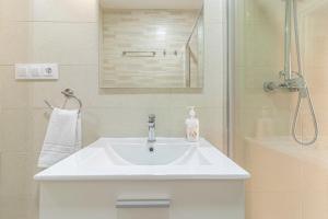 Koupelna v ubytování Allo Apartments Plateros Centro Jacuzzi Comunitario