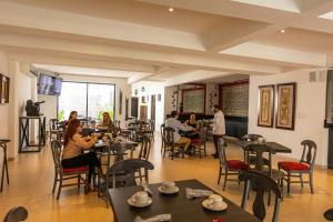 Restaurace v ubytování Hotel María Jose