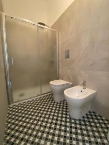 A bathroom at Il gallo di Eracle - Charming suites & rooms