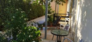 Gallery image of CLEO ROOM WITH YARD IN MALIA 250m FROM THE BEACH in Malia