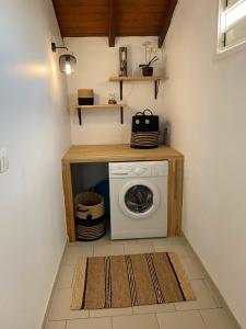 Kuchyň nebo kuchyňský kout v ubytování Chez Soul~Etage entier avec vue sur mer