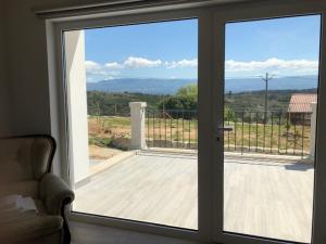 Uma vista geral da montanha ou uma vista da montanha a partir do bed and breakfast