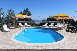 Piscine de l'établissement Chalet Horizont Goč ou située à proximité