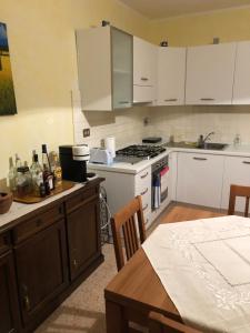 A kitchen or kitchenette at Casa in Umbria