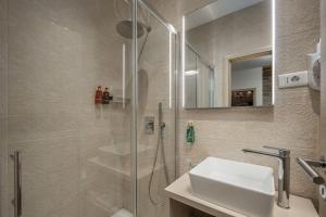 Uma casa de banho em Hotel Agava Split