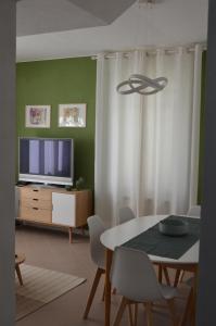 Zdjęcie z galerii obiektu Villa La Parisienne w mieście Diano Borello