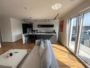 Cuina o zona de cuina de Strassen - 2 bed designer flat