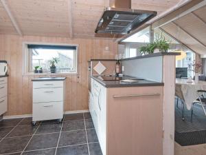 Gallery image of 8 person holiday home in Hemmet in Falen