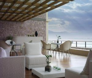 Posezení v ubytování Amphitryon Hotel