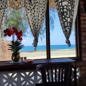 Foto sihtkohas Dungun asuva majutusasutuse Tamu Beradu Seaview Private Villa 3 Bedroom No Pool 6 Pax Max galeriist