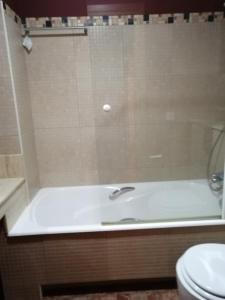 A bathroom at Ático Anllóns