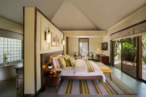 Anand Kashi by the Ganges Rishikesh - IHCL Seleqtions的休息区