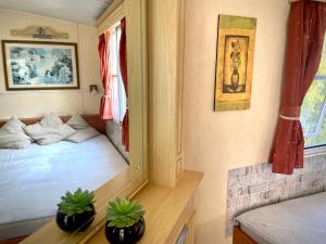 Postel nebo postele na pokoji v ubytování Kisvakond Vendégház + 37 fotografií
