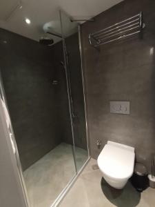 A bathroom at Star of İstanbul Residence