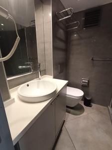 A bathroom at Star of İstanbul Residence