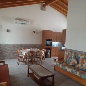 Kuchyň nebo kuchyňský kout v ubytování HAVEN HOUSE