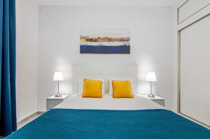 Postel nebo postele na pokoji v ubytování Central 2 Bedroom Apartment Playa de las Americas