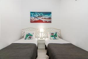Postel nebo postele na pokoji v ubytování Central 2 Bedroom Apartment Playa de las Americas
