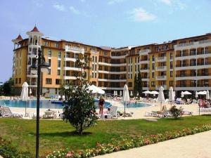The swimming pool at or close to Royal Sun Holiday Apartments