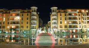 The swimming pool at or close to Royal Sun Holiday Apartments