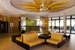 A seating area at Royal Sun Holiday Apartments