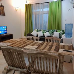 Photo de la galerie de l'établissement HavenHouse Kijani - 1 Bedroom Beach Apartment with Swimming Pool, à Malindi