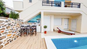 Bassein majutusasutuses Villa "A casa d' Irene"- Seaview Villa with private pool või selle lähedal