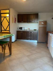 Kuchnia lub aneks kuchenny w obiekcie Villa La Parisienne