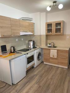 Fotografie z fotogalerie ubytování Brand New Cozy 1BR flat with AC & FREE street Parking v destinaci Plovdiv