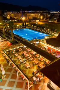 Bazén v ubytování Club Aida nebo v jeho okolí