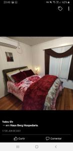 Una cama o camas en una habitación de Haus Berg