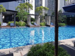 Басейн в Star Luxury Suites KLCC або поблизу