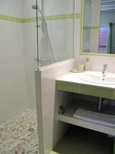 Salle de bains dans l'établissement Apitoki - Chambres d'hôtes au Pays Basque