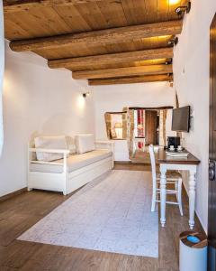A bed or beds in a room at Sclopa The Laography Project