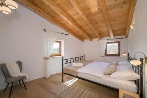 Posteľ alebo postele v izbe v ubytovaní Villa Poji + 37 fotografií