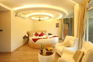 Predel za sedenje v nastanitvi Kuruva Island Resort And Spa - By KABINI BREEZE, Wayanad
