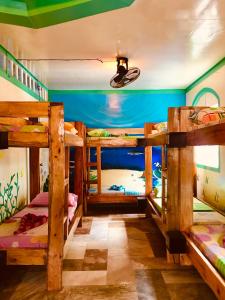 Palanda nebo palandy na pokoji v ubytování Villa-Atlas Guest House