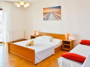 Posteľ alebo postele v izbe v ubytovaní Holiday Home in Senj with Pool near Beach