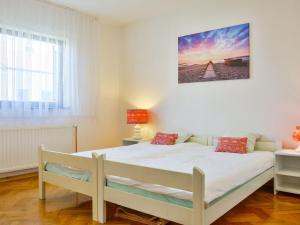Posteľ alebo postele v izbe v ubytovaní Holiday Home in Senj with Pool near Beach