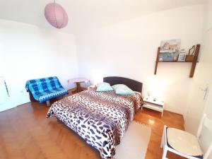 Posteľ alebo postele v izbe v ubytovaní Perica apartment and Perica room with separate entrance