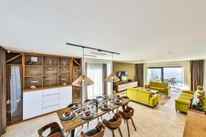 Posedenie v ubytovaní TROGIR - Villa City Gold with pool & whirpool