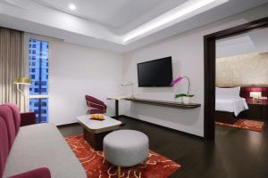 TV a/nebo společenská místnost v ubytování Atria Hotel Gading Serpong
