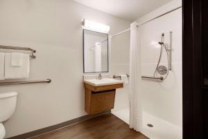 Bagno di WoodSpring Suites Conroe