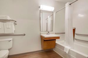Bagno di WoodSpring Suites Conroe