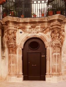 The facade or entrance of Appartamento Palazzo Ancona