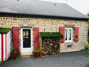 Gallery image of Domaine de l'Angevinière, 2 gîtes cosy, vue bocage proche Mont St-Michel in Saint-Laurent-de-Terregatte